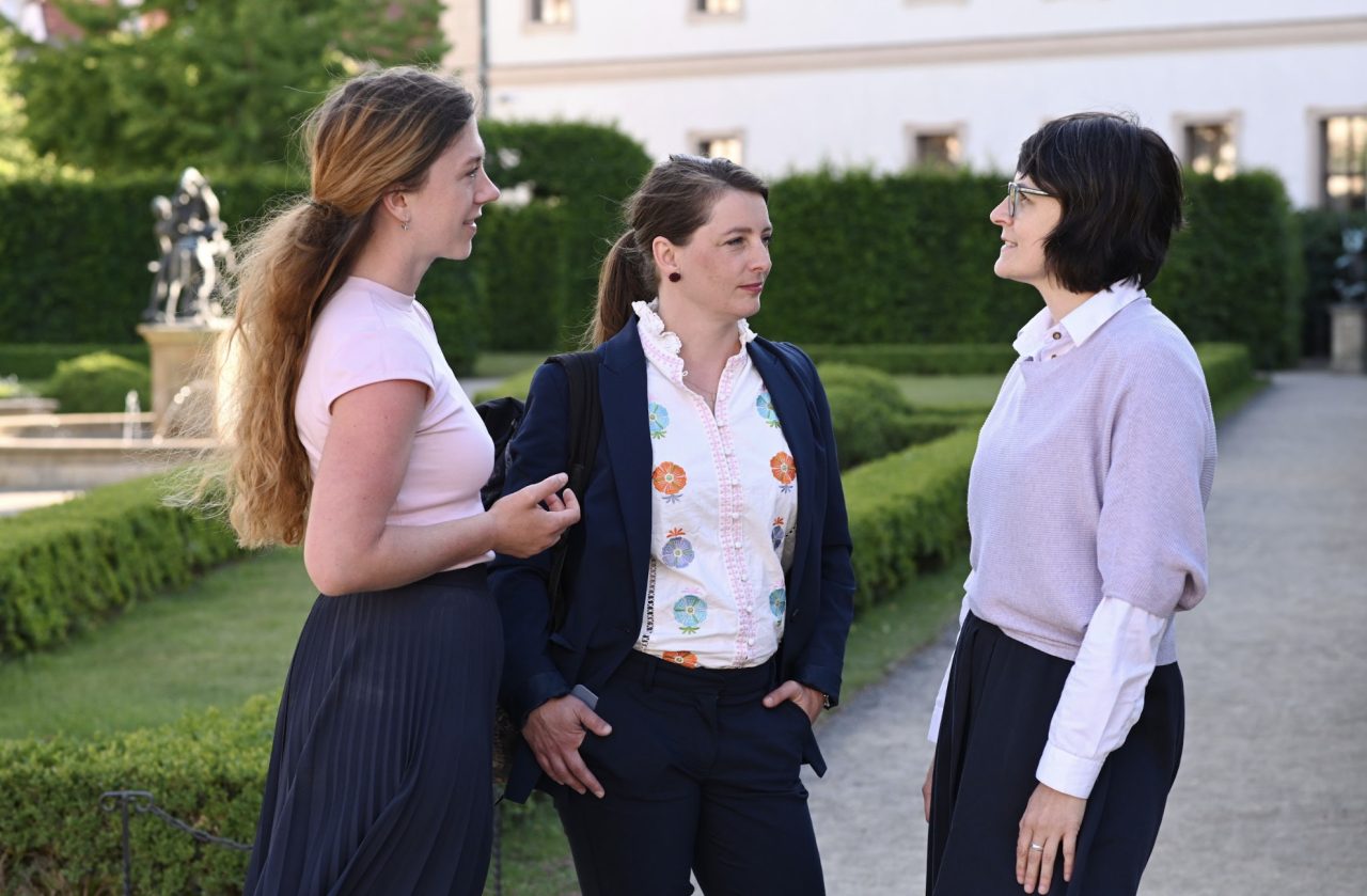 Ženy v politice si nevyžadují obdiv. Potřebují rovné podmínky
