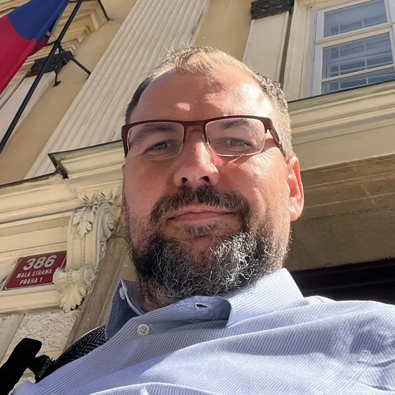 Peter Szenasy